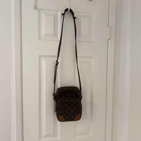 Louis Vuitton Handbags - LOUIS VUITTON Monogram Amazone Vintage Crossbody Bag